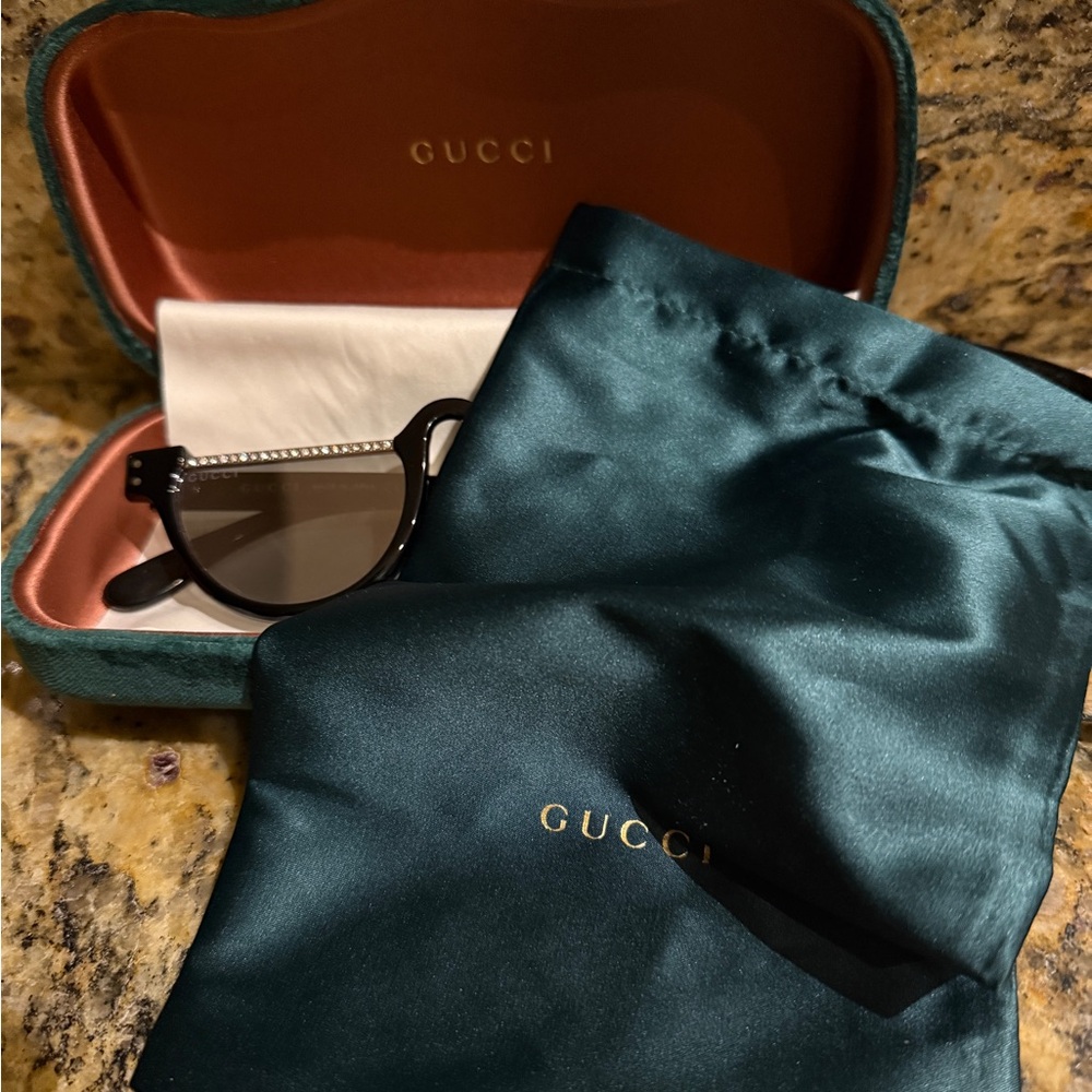 GUCCI GG1368S Oval Semi- rimless sunglasses in black acetate - Picture 13 of 13